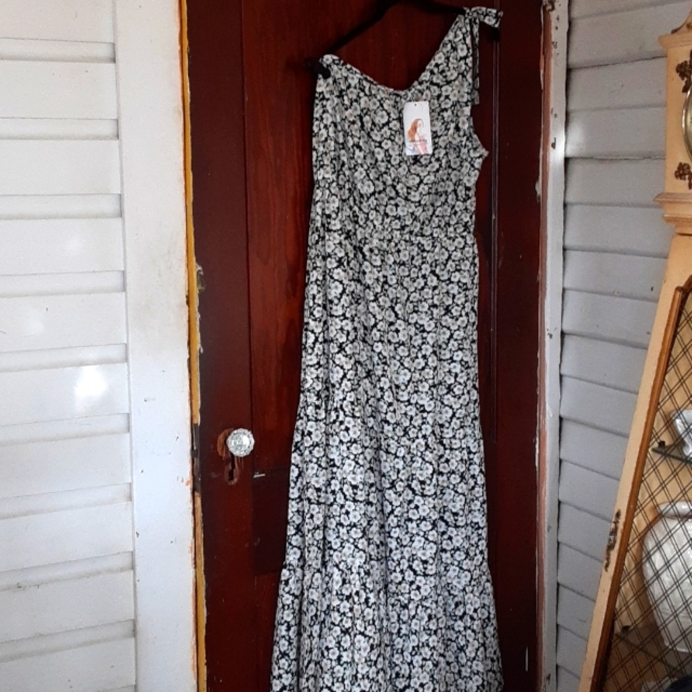 Pretty Gardens sz XL one shoulder floral multi tiered maxi dress NWT